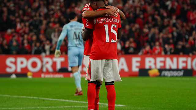 Benfica vence com 'Estrela' e nova parceria entre Sidny Cabral e Pavlidis