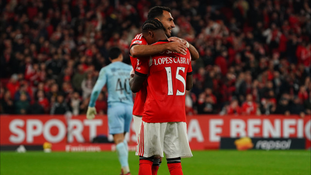 Benfica vence com 'Estrela' e nova parceria entre Sidny Cabral e Pavlidis