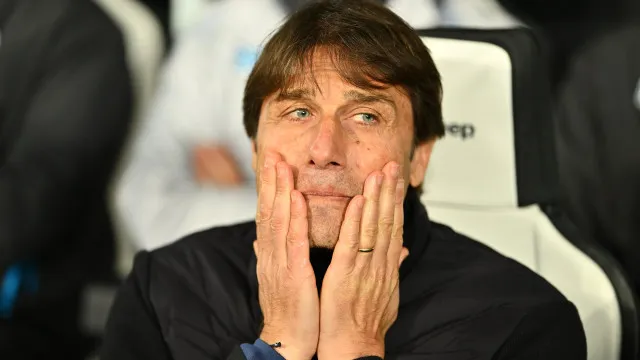 
                    Oficial: Antonio Conte já não é treinador do Napoli
                