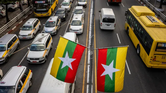 
                    União Europeia prolonga sanções a Myanmar por mais um ano
                