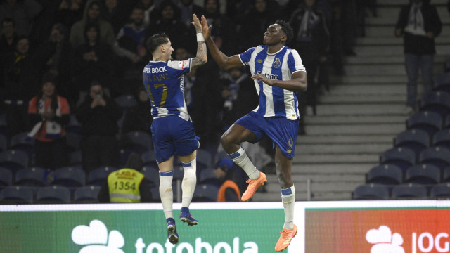 Samu pontapeia 'crise' e FC Porto aumenta margem para Sporting e Benfica