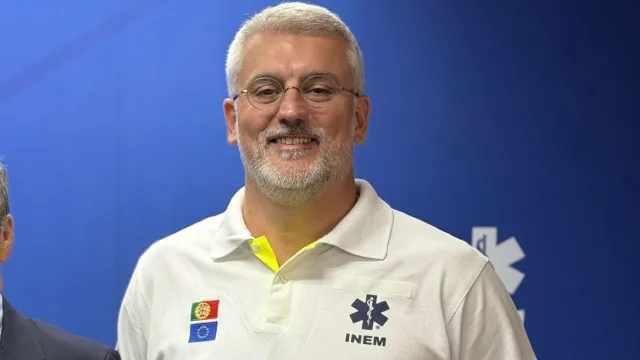 Presidente do INEM nega retirada de 100 ambulâncias: "Totalmente falso"