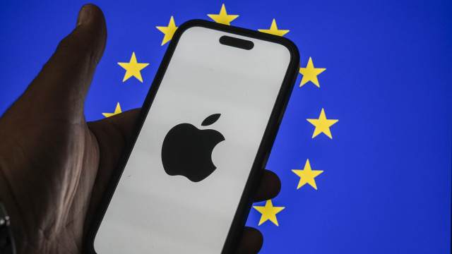 Comissão Europeia quer desculpa para investigar e multar, acusa Apple