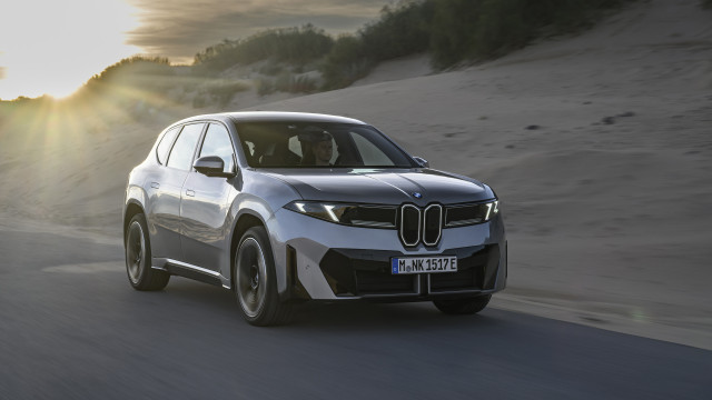 BMW iX3 recebe novas cores e opção para carregamento mais rápido