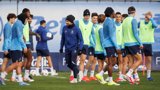 Farioli captou todas as atenções no treino do FC Porto