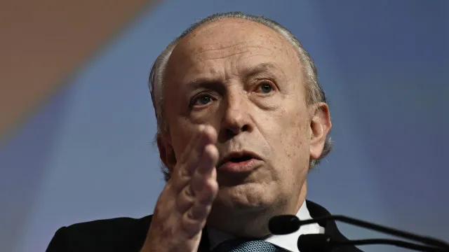 
                    Santana Lopes diz que ser sindicalista da UGT 