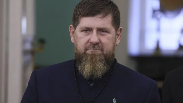 
                    Líder da república russa da Chechénia eleito com quase 100% dos votos
                