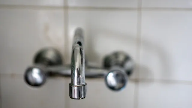 Zonas de Almada com "falhas no abastecimento de Ã¡gua". Moradores reclamam