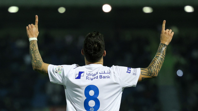 Rúben Neves brilha mas Al Hilal tropeça... e Cristiano Ronaldo agradece