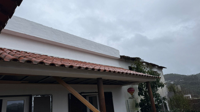 Família descreve a noite em que ficou sem telhado: 