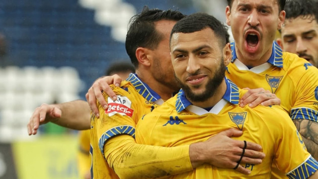 Loucura, magia e aniversário estragado. Estoril vence o Santa Clara