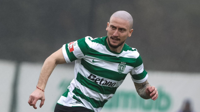 Sporting B dá pontapé na crise no regresso de Nuno Santos