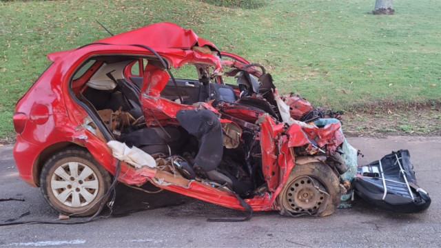 Ônibus com romeiros capota e deixa 15 mortos e vários feridos no sertão de Alagoas 2 Acidente entre carro e carreta deixa cinco mortos em rodovia de Goiás