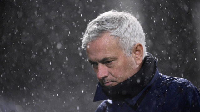 Benfica e Mourinho apertam cerco à arbitragem: