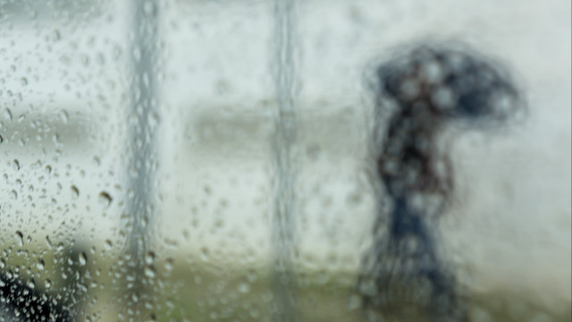 Previsões agravam-se... e já são 12 os distritos sob aviso devido à chuva