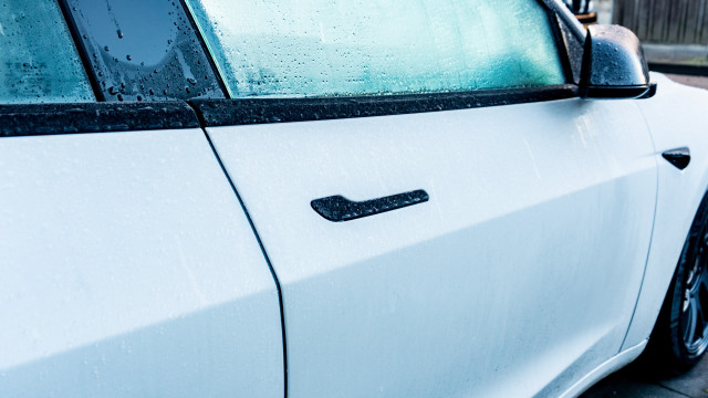 China proíbe puxadores embutidos nas portas dos carros