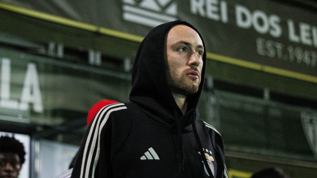 Aursnes recoloca-se à disposição da Noruega a quatro meses do Mundial2026