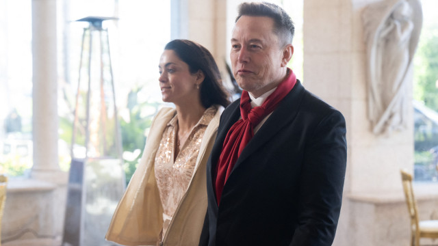 Elon Musk, o homem mais rico do mundo, está ainda mais rico