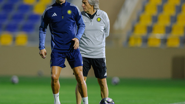 Cristiano Ronaldo volta a treinar após ficar de fora do jogo do Al Nassr