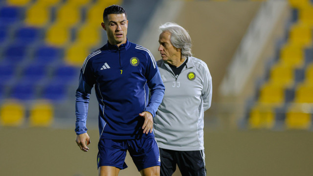 Cristiano Ronaldo volta a treinar após ficar de fora do jogo do Al Nassr