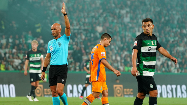 'Chumbado' por FC Porto e Sporting. Luís Godinho aquece o Clássico