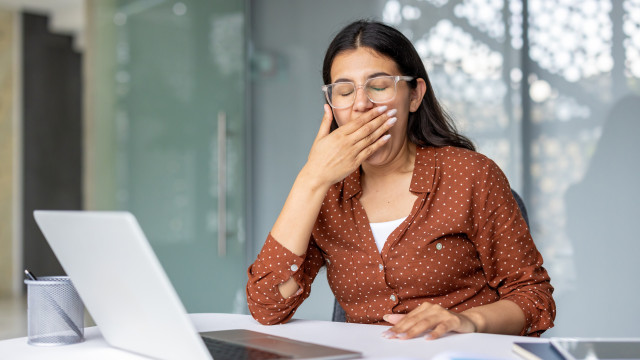 Bocejar provoca um fenómeno surpreendente no cérebro, diz estudo