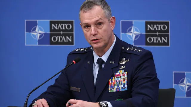 
                    Comandante da NATO vai apresentar 