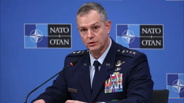
                    Comandante da NATO vai apresentar 