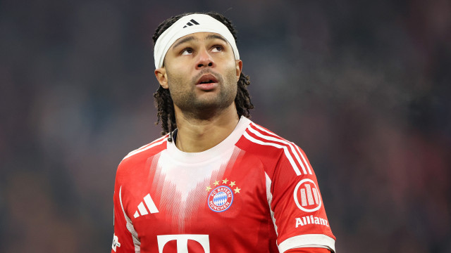 Oficial: Em final de contrato, Serge Gnabry renova com Bayern Munique