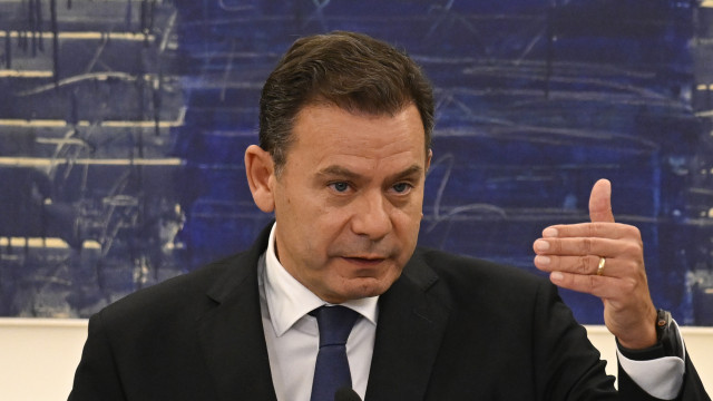 Montenegro afirma ter falado sobre habitação após manifestações