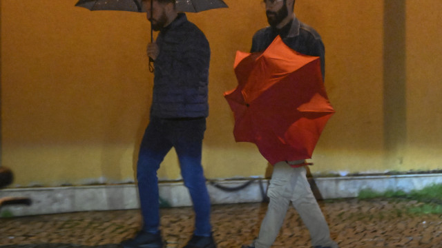 AO MINUTO: 13 distritos sob aviso laranja; Cerca de 70 mil ainda sem luz