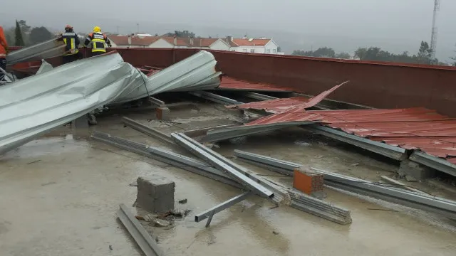 
                    Bombeiros de Pedrógão mudam para instalações provisórias na zona industrial
                
