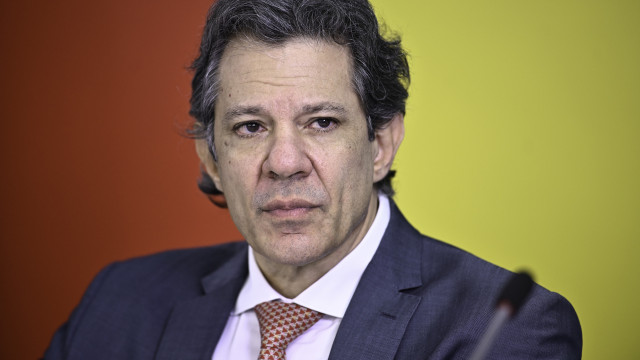 Haddad critica Milei e sugere 'despachar' Tarcísio ao exterior para defender urnas
