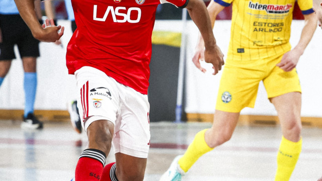 À dúzia é mais barato. Benfica confirma favoritismo e goleia CS São João