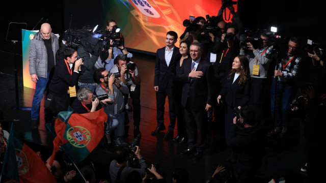 Seguro vence eleições e sai