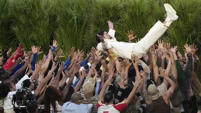 Bad Bunny supera Kendrick Lamar e quebra recorde de audiência no Super Bowl
