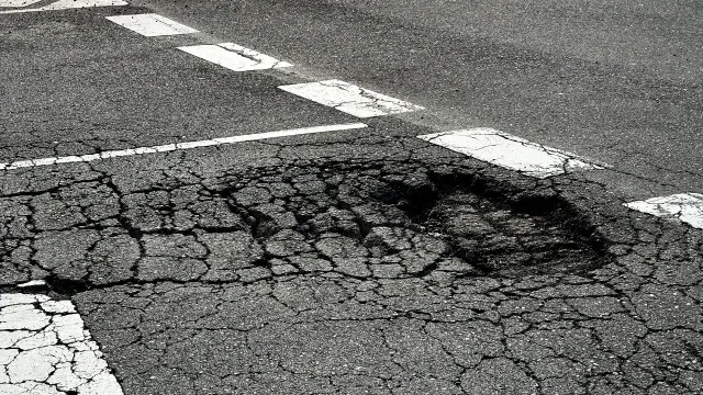 
                    Utentes exigem reparação de troço da EN120 em Santiago do Cacém
                