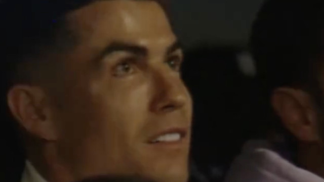 De greve no futebol, Cristiano Ronaldo reaparece... no padel