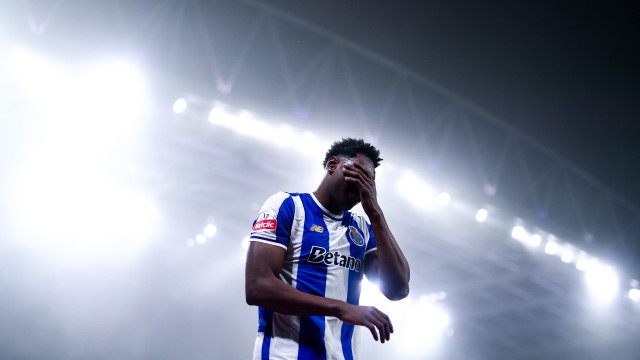 FC Porto dá novidades sobre lesão de Samu (com operação pelo meio)