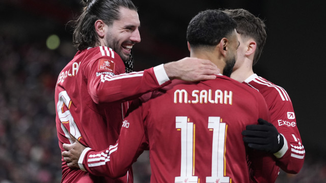 Liverpool e Newcastle avançam na Taça de Inglaterra