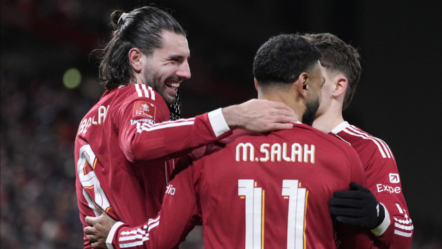 Liverpool e Newcastle avançam na Taça de Inglaterra