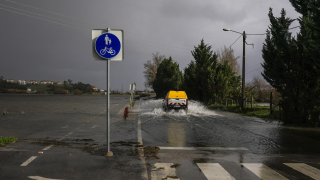AO MINUTO: Busca por idosos suspensa; Em Alcácer, vota-se por 