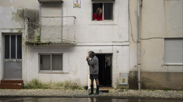 AO MINUTO: 145 ocorrências até às 18h00; Busca por idosos suspensa