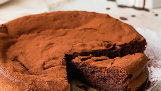 Experimente esta receita de bolo de chocolate húmido de Joana Barrios