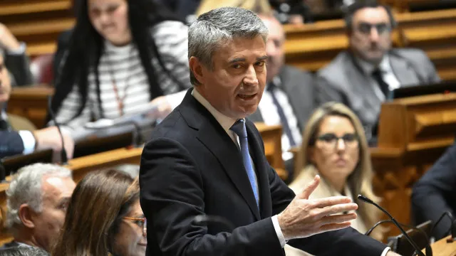
                    Debate: Carneiro só falou quando PM já não tinha tempo para responder
                