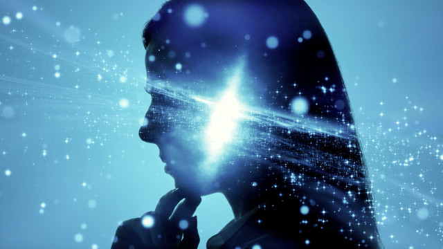 Receia ser trocado por IA? Este medo já tem nome (e tratamento)