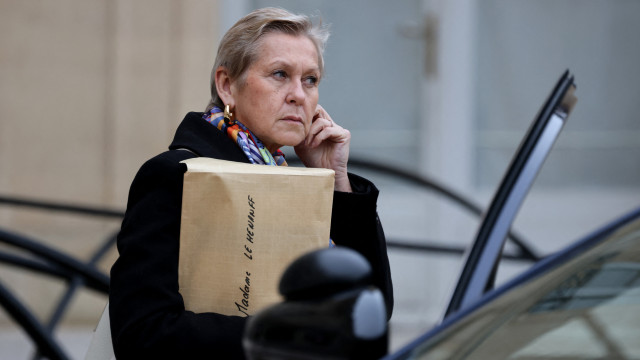 G7. Presidência francesa pede contributos sobre efeitos de IA em crianças