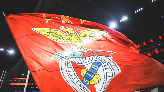 Benfica identifica torcedores que cometeram racismo contra Vini, diz jornal