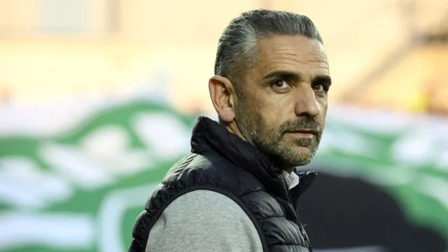 
                    Rui Borges promove surpresa total. Os onzes do Estrela-Sporting
                