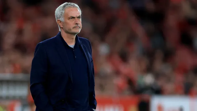 Mourinho surpreende. O onze do Benfica frente ao Moreirense